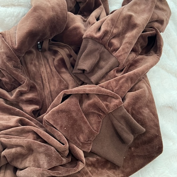 Fashion Nova Jackets & Coats Fashion Nova Velour Sweatsuit Set Poshmark